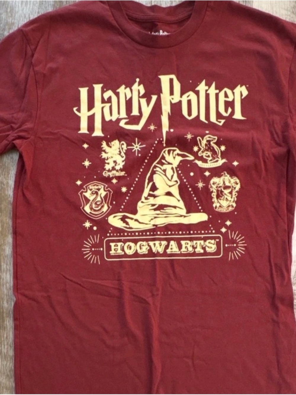 Harry Potter Hogwarts Crew Neck Tee in Maroon with Cream Graphic